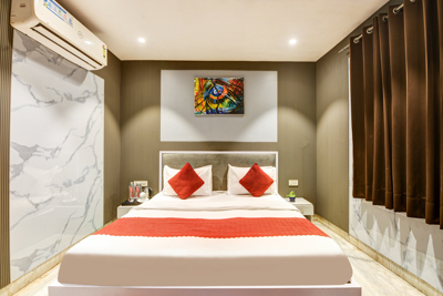 Deluxe Room Setting Area